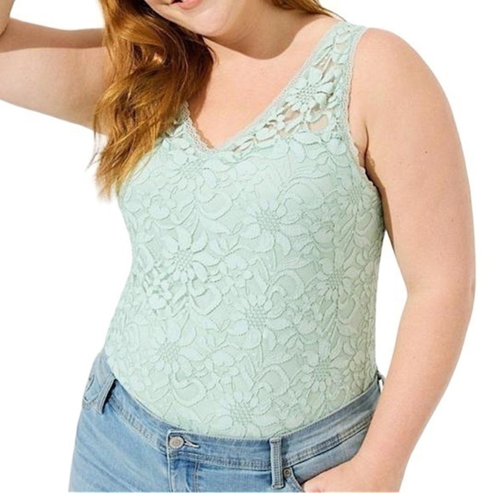 TORRID‎ Stretch Lace V-Neck Tank NWT  Size 2X